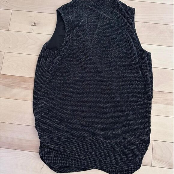 Gorgeous metallic black sleeveless wrap-style top - Picture 8 of 8